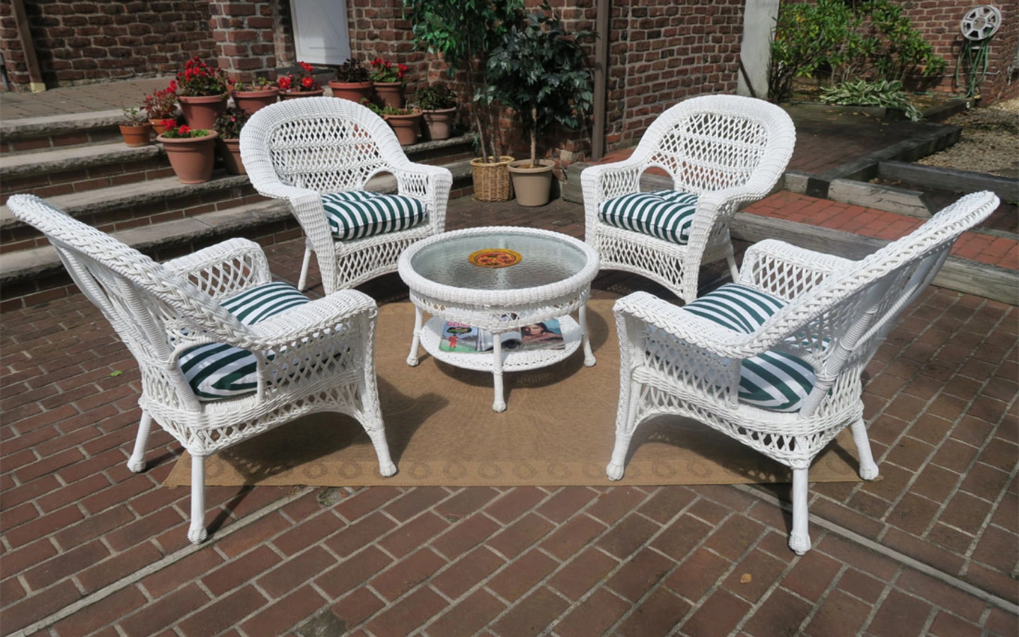 Top Benefits of Outdoor Wicker Furniture Sets